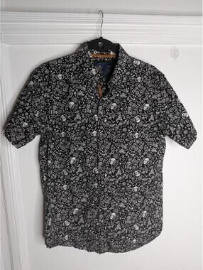 Rugby University Shirt Mens Large Black Skull Print Short Sleeve Button Up